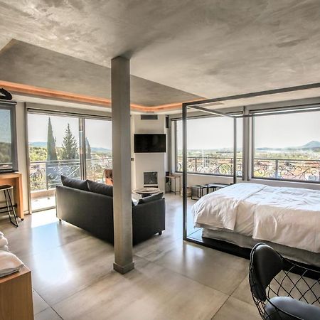 Meteora Heaven And Earth Premium Suites - Adults Friendly كالامباكا المظهر الخارجي الصورة