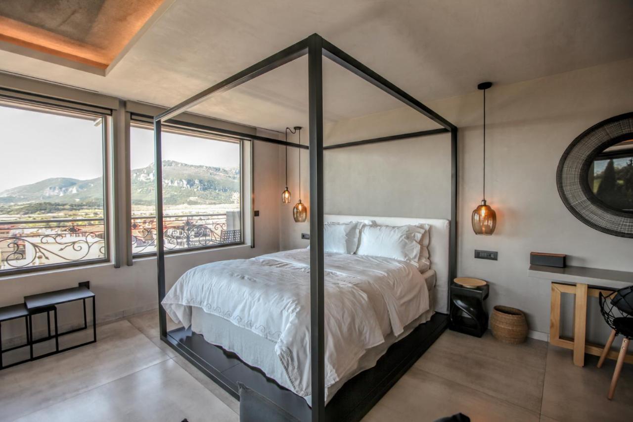 Meteora Heaven And Earth Premium Suites - Adults Friendly كالامباكا المظهر الخارجي الصورة